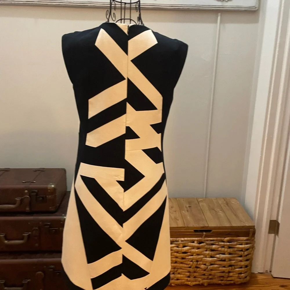 Abstract - Picture 2 of 4